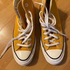 Yellow high top converse woman converse